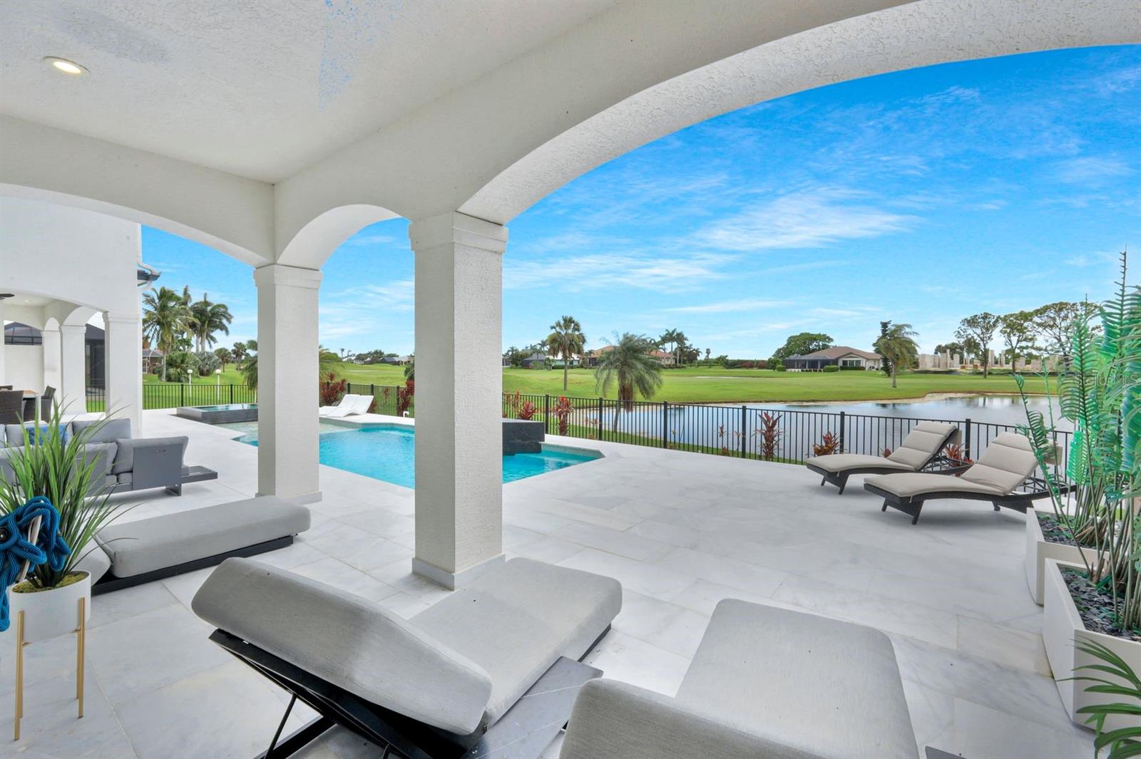 CAPE ROYAL GOLF CLUB - Residential