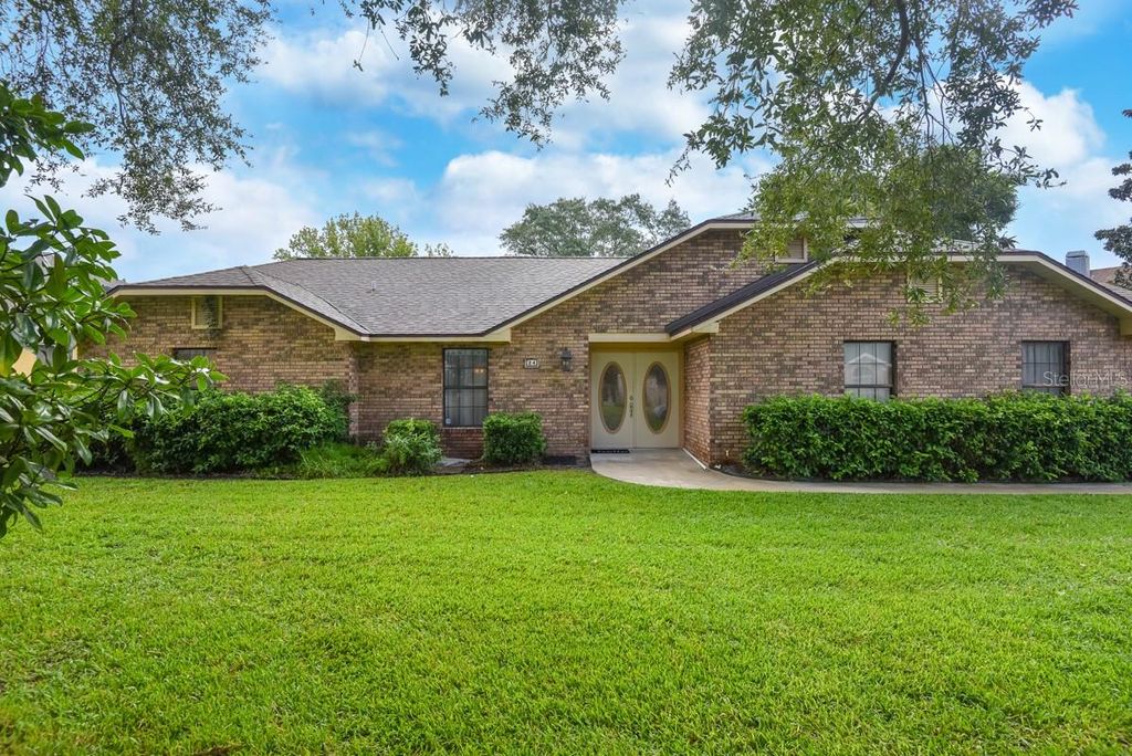 Photo of 24 Lake Vista Way, Ormond Beach, FL 32174 (MLS # TB8504029)
