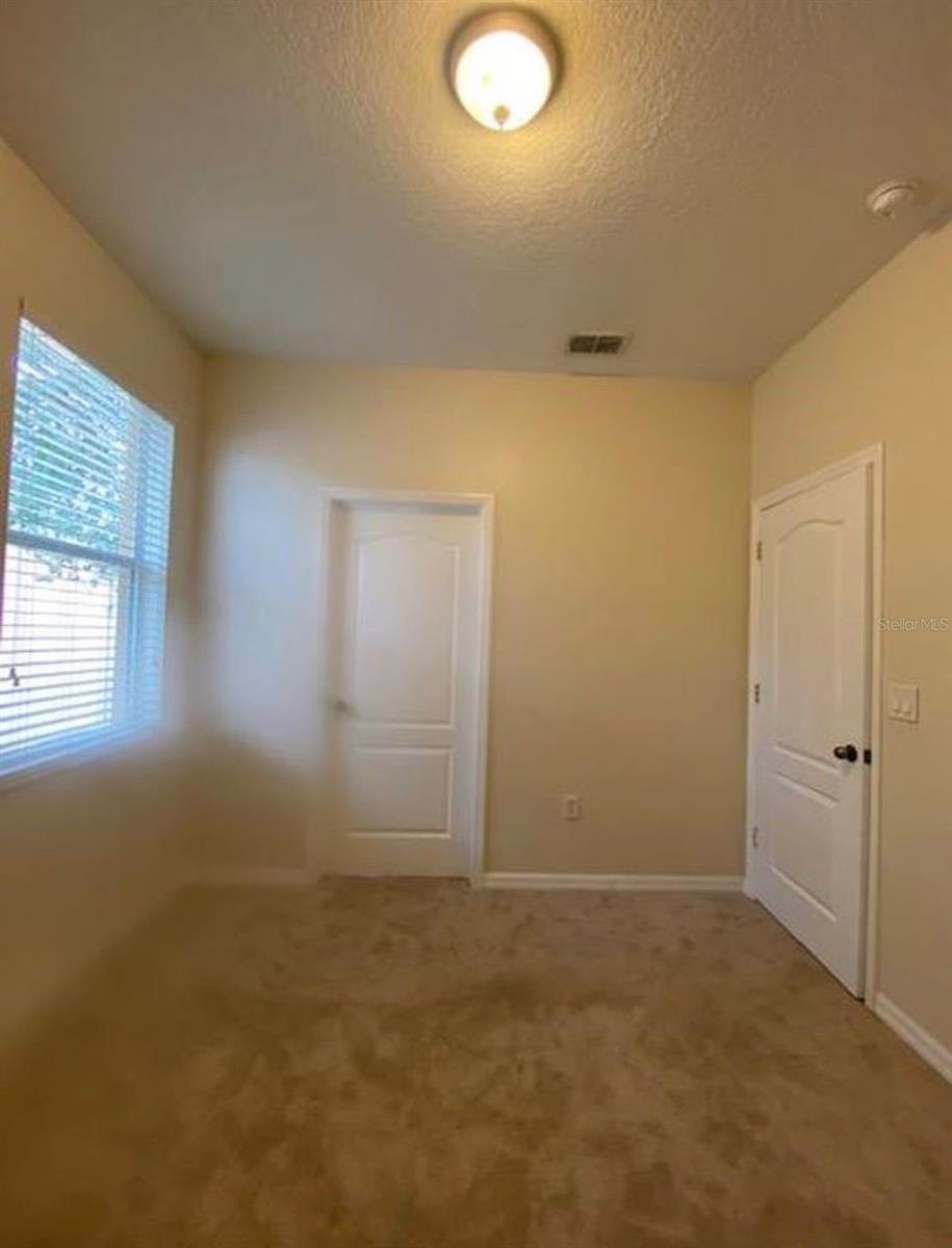 TOWNS LEGACY PARK - Residential Lease