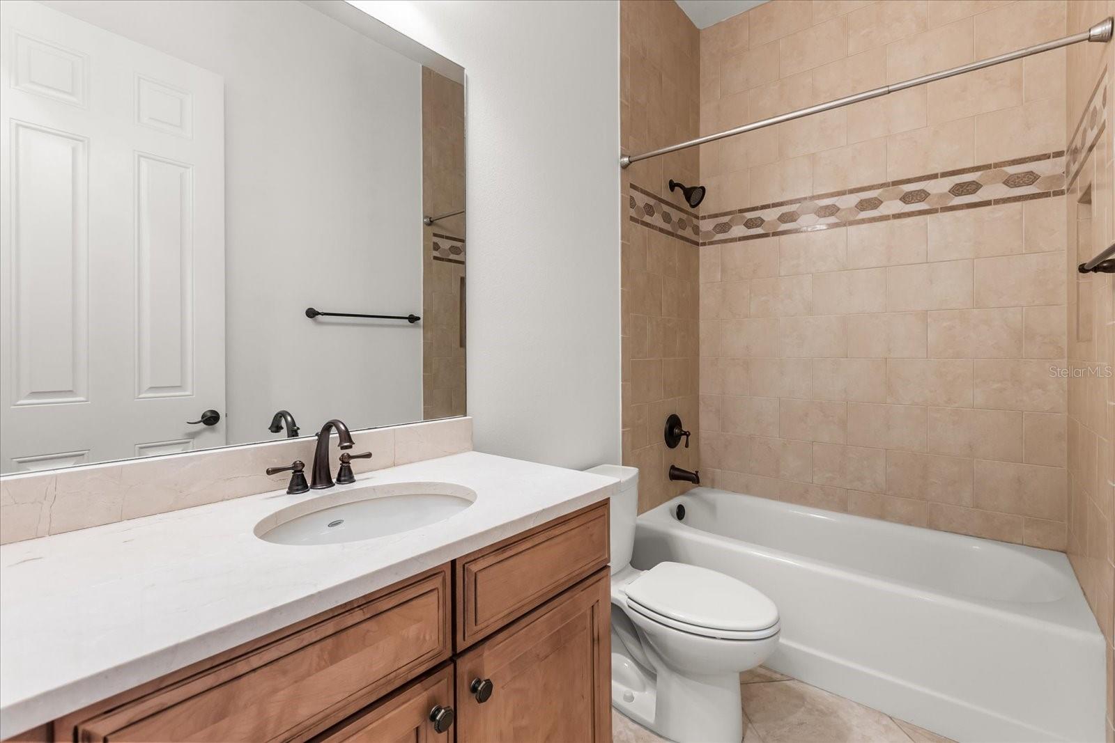 GRANDE OAKS AT HEATHROW - Residential