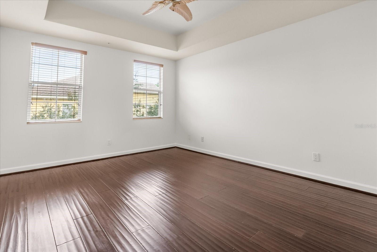 GRANDE OAKS AT HEATHROW - Residential