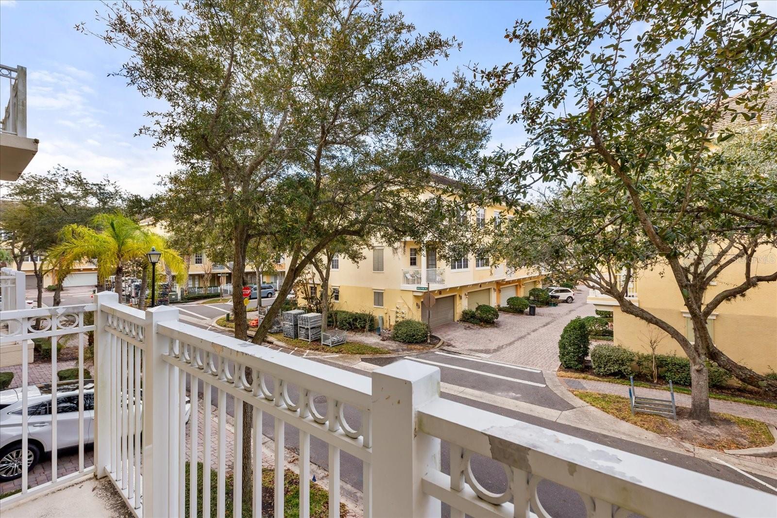 GRANDE OAKS AT HEATHROW - Residential