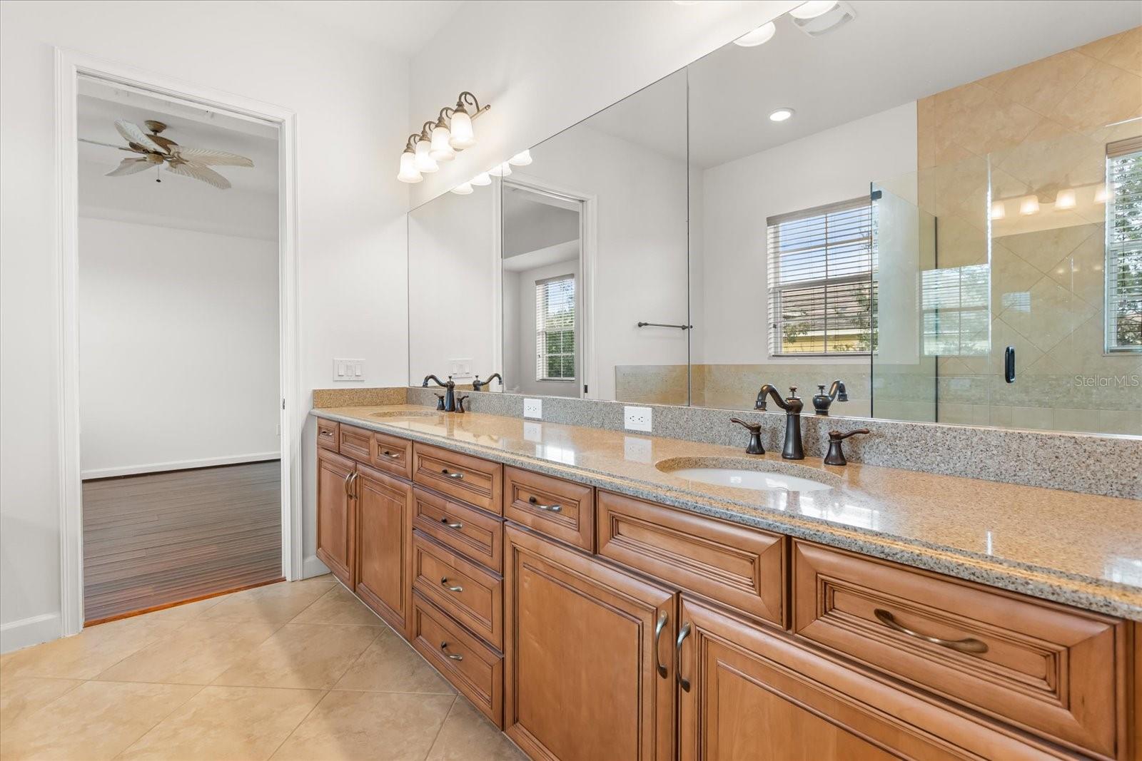 GRANDE OAKS AT HEATHROW - Residential