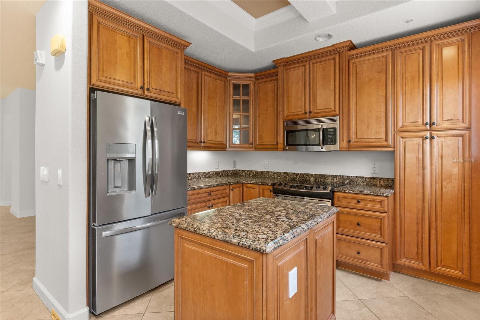 GRANDE OAKS AT HEATHROW - Residential