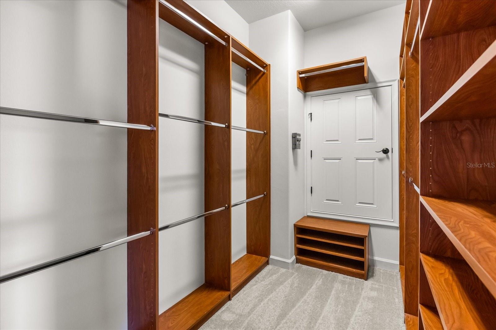 GRANDE OAKS AT HEATHROW - Residential