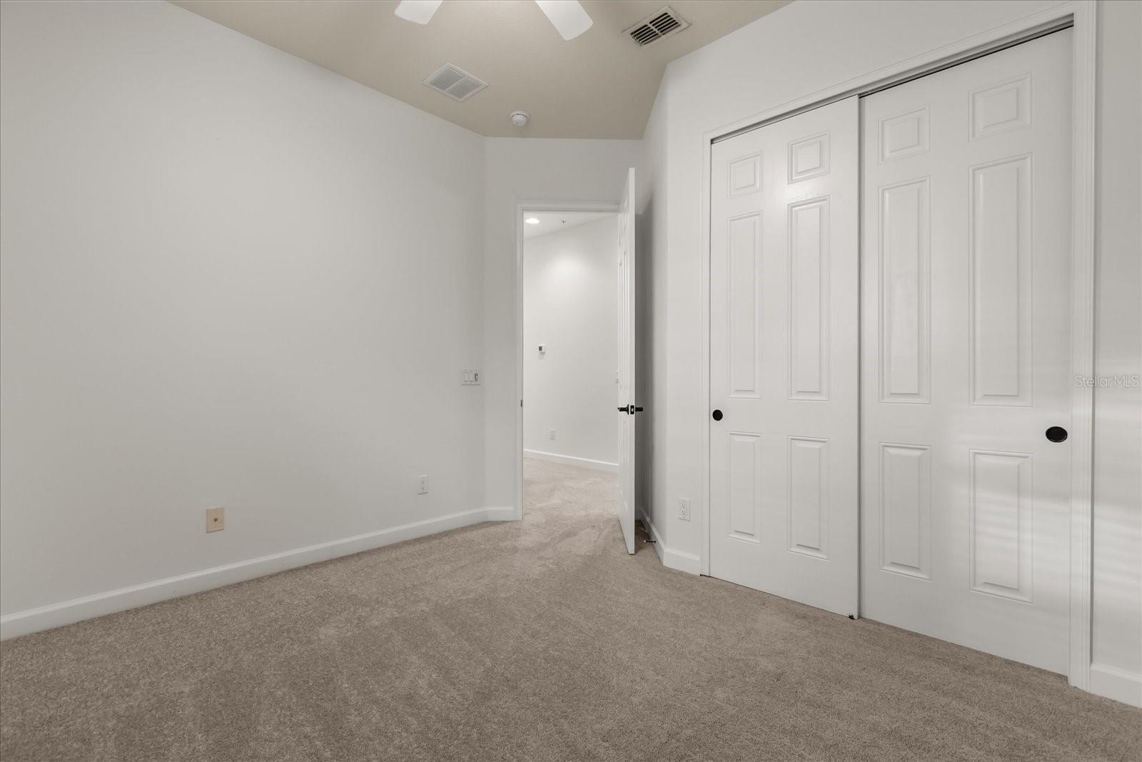 GRANDE OAKS AT HEATHROW - Residential