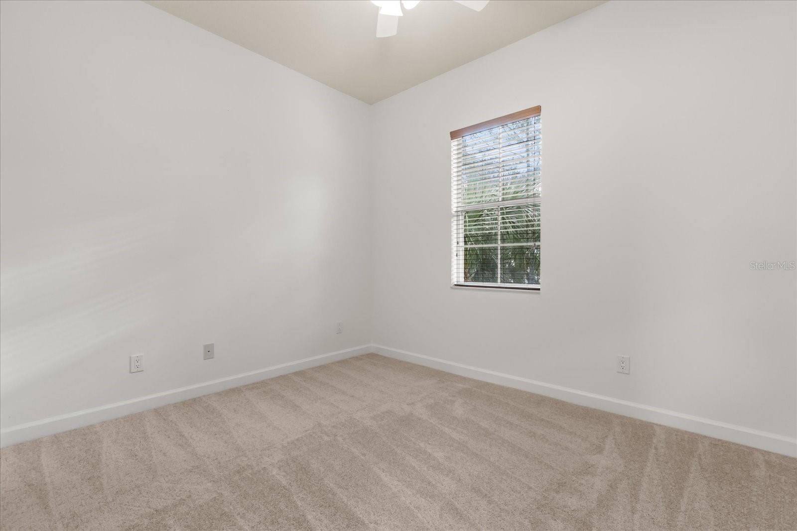 GRANDE OAKS AT HEATHROW - Residential