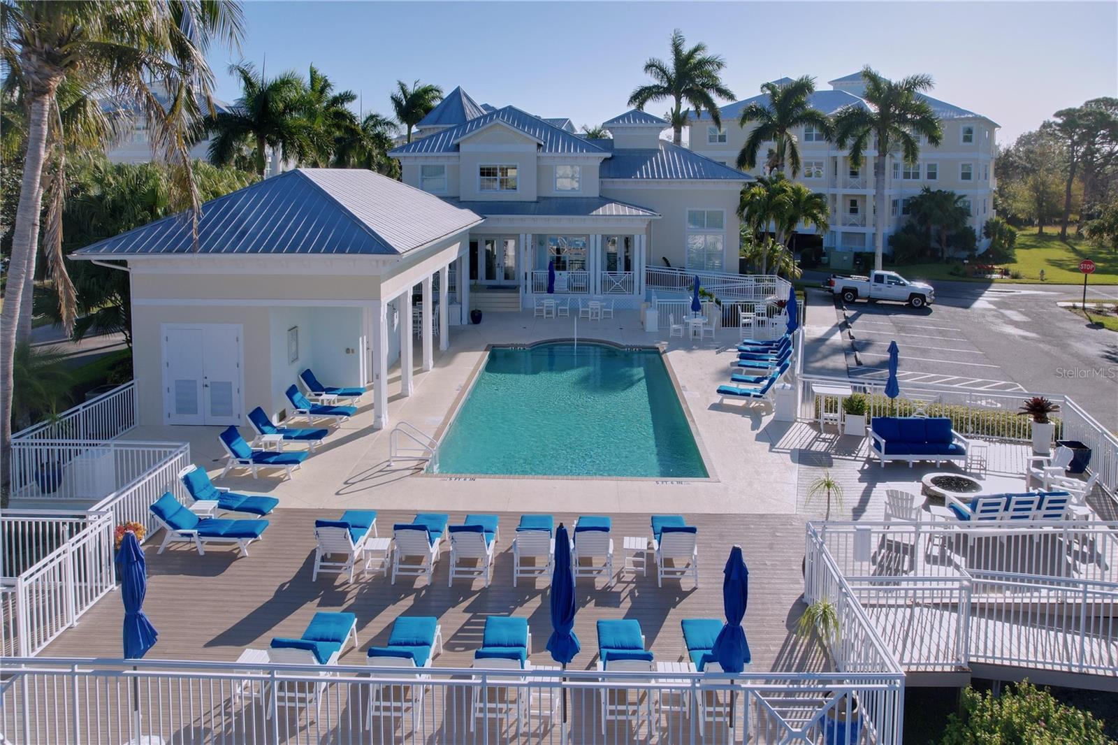 PALMA SOLA BAY CLUB - Residential