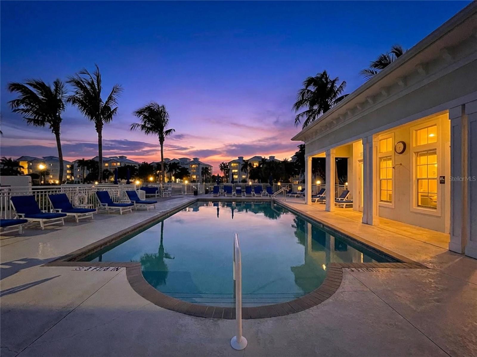 PALMA SOLA BAY CLUB - Residential