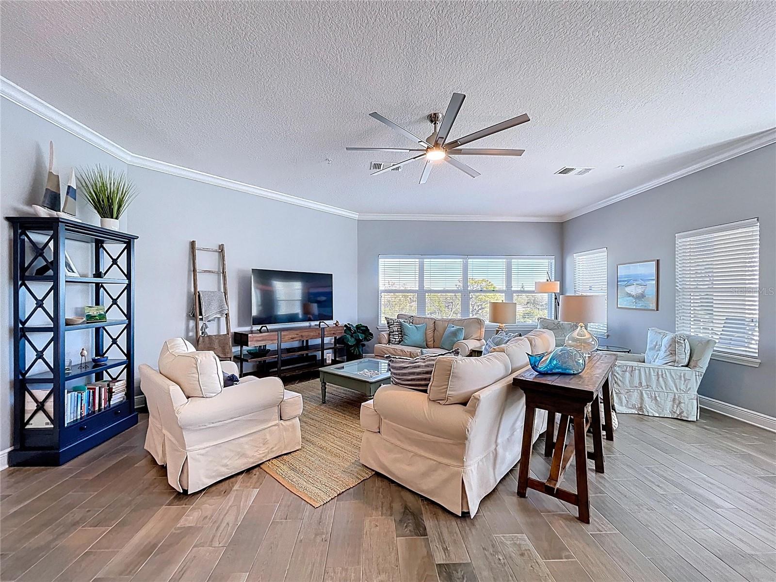 PALMA SOLA BAY CLUB - Residential