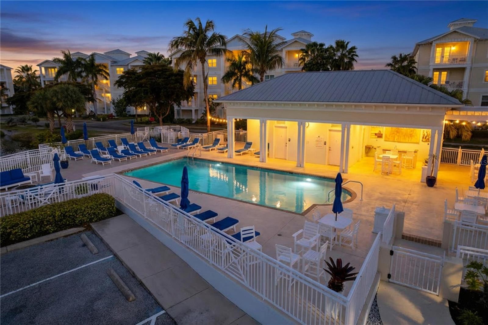 PALMA SOLA BAY CLUB - Residential