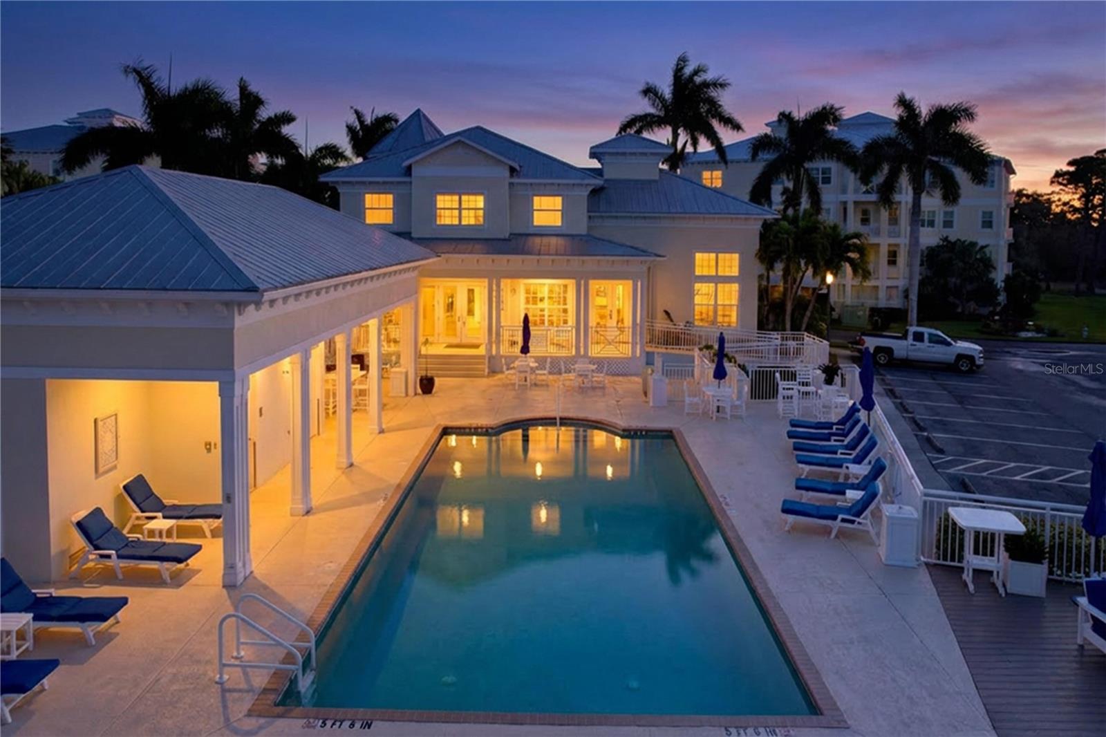 PALMA SOLA BAY CLUB - Residential