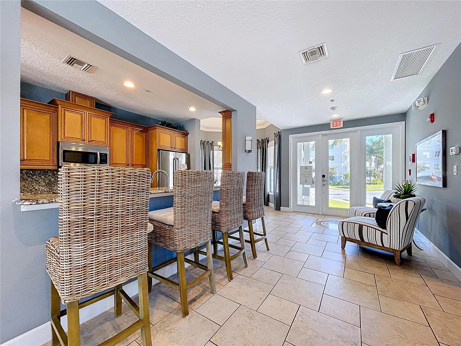 PALMA SOLA BAY CLUB - Residential