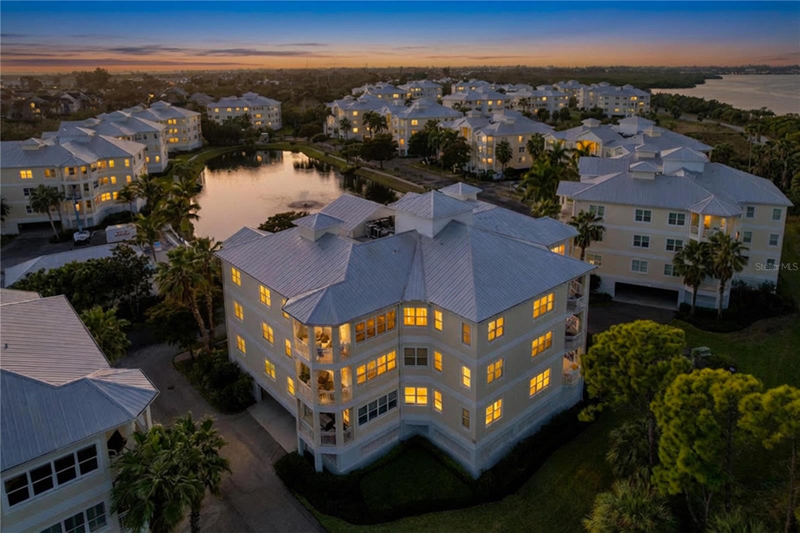 PALMA SOLA BAY CLUB - Residential