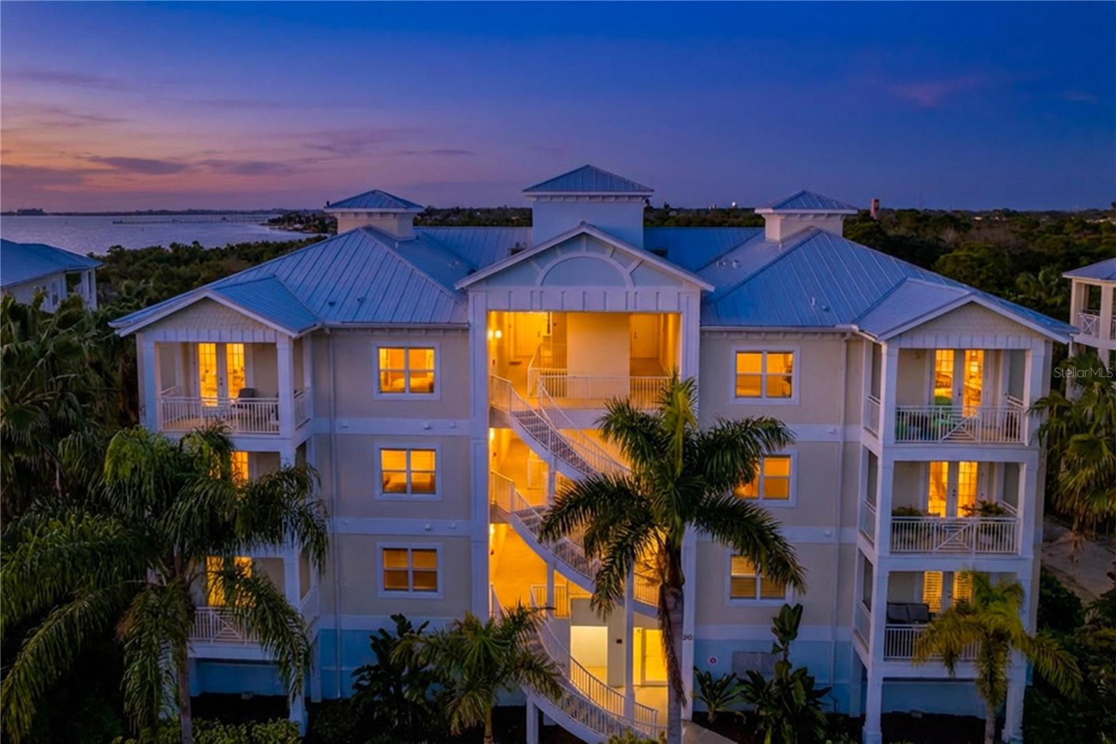 PALMA SOLA BAY CLUB - Residential