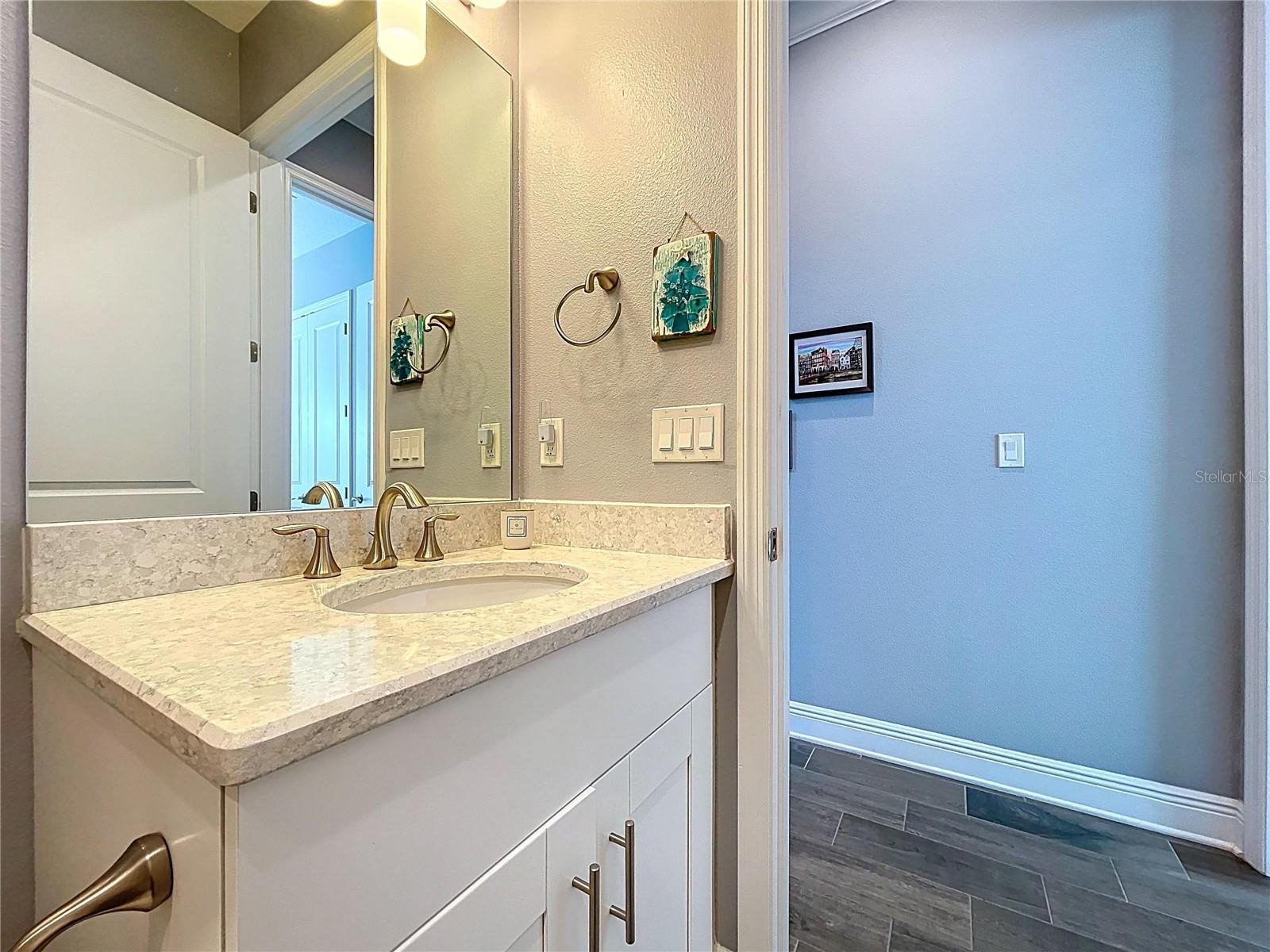 PALMA SOLA BAY CLUB - Residential