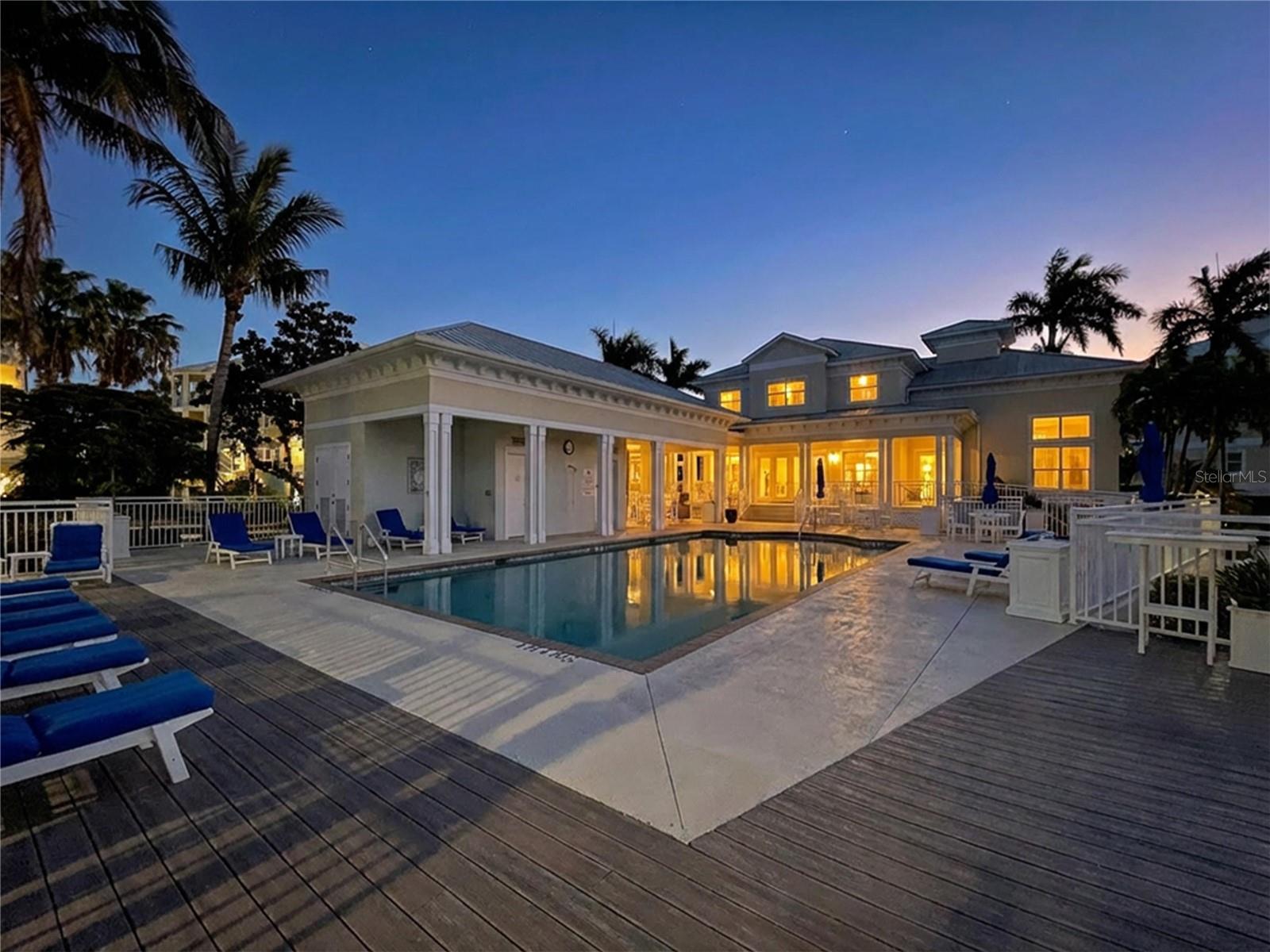 PALMA SOLA BAY CLUB - Residential