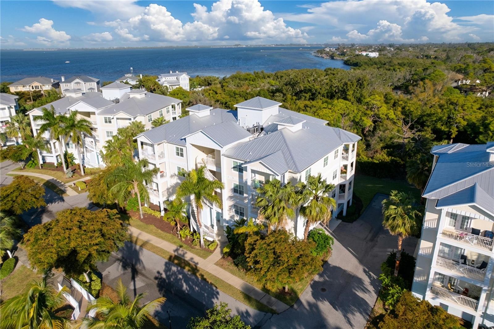 PALMA SOLA BAY CLUB - Residential