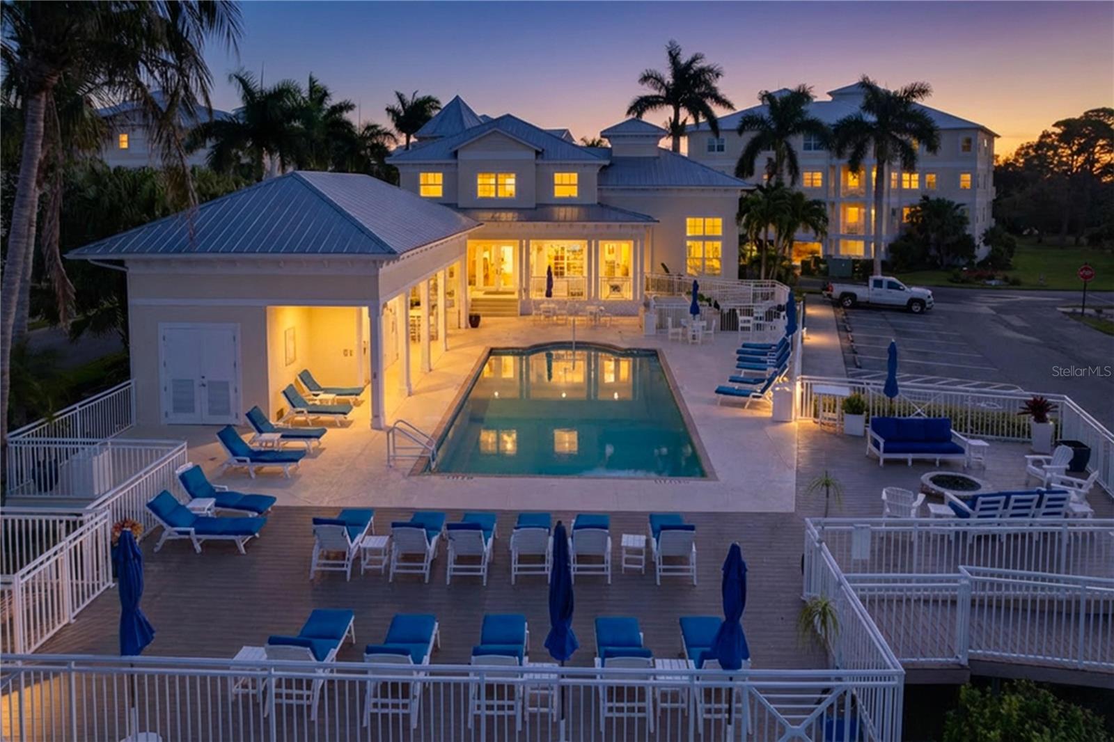 PALMA SOLA BAY CLUB - Residential