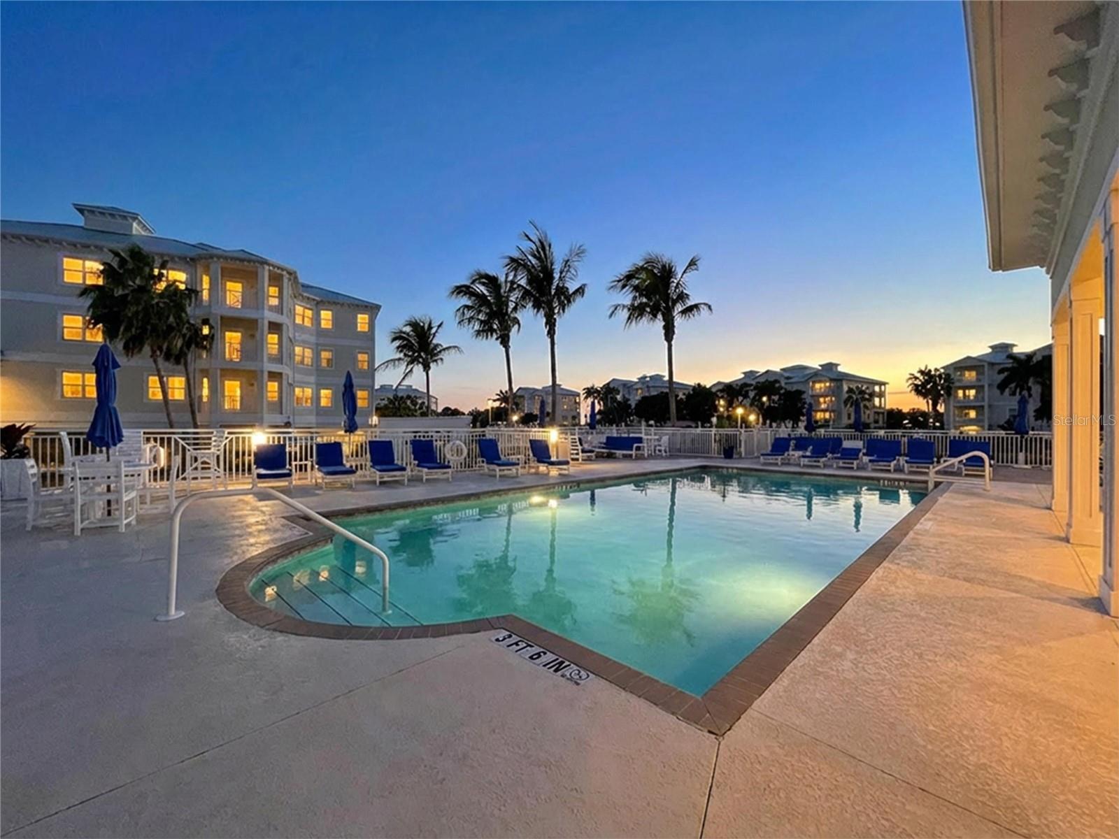 PALMA SOLA BAY CLUB - Residential