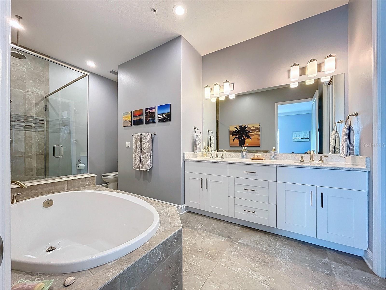 PALMA SOLA BAY CLUB - Residential