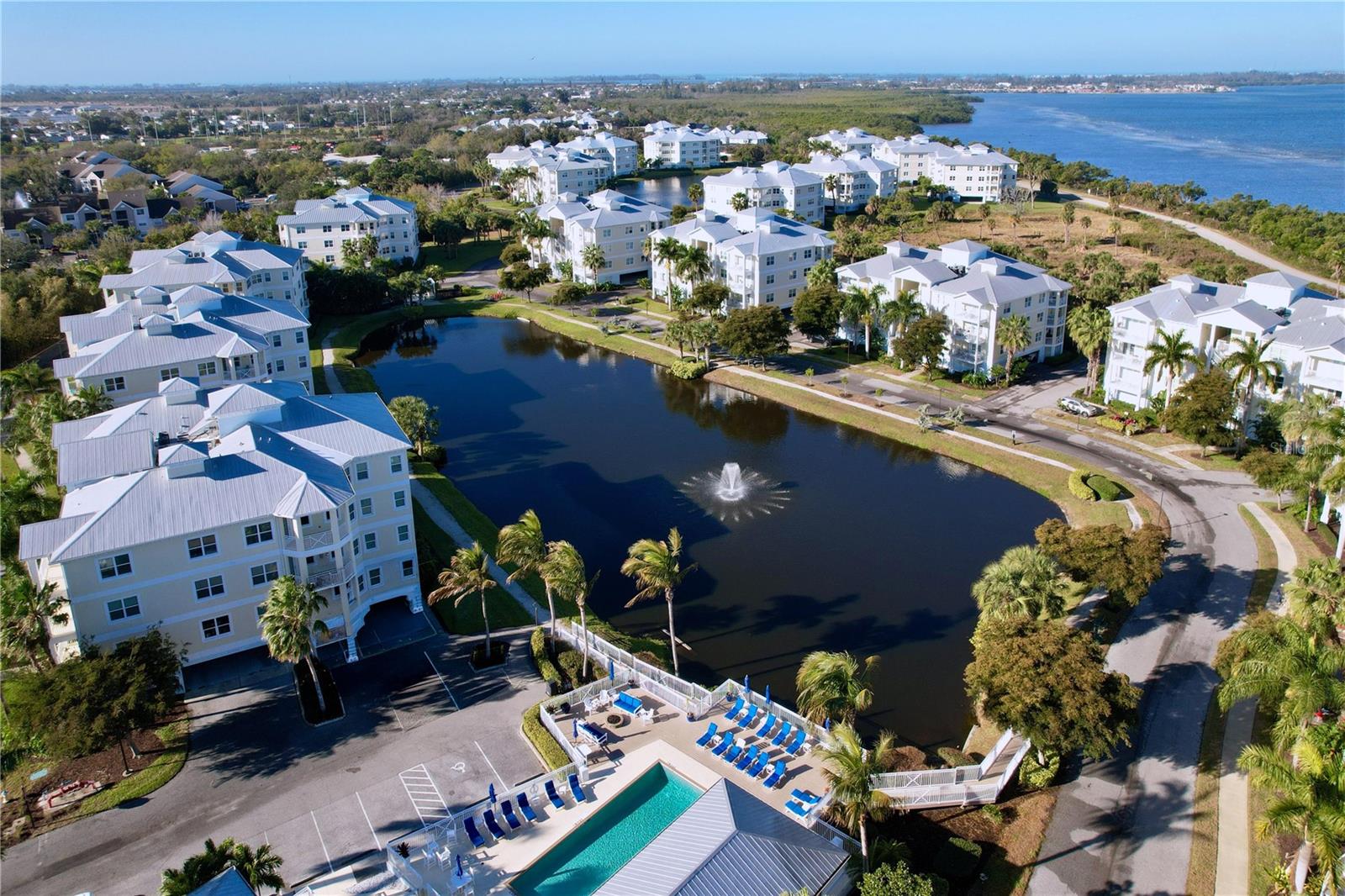 PALMA SOLA BAY CLUB - Residential