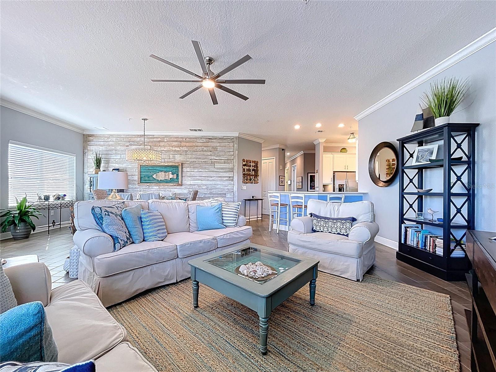 PALMA SOLA BAY CLUB - Residential