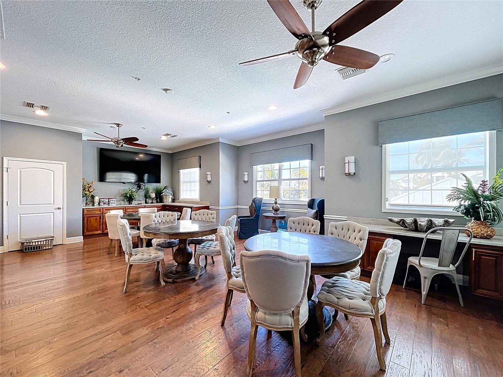 PALMA SOLA BAY CLUB - Residential