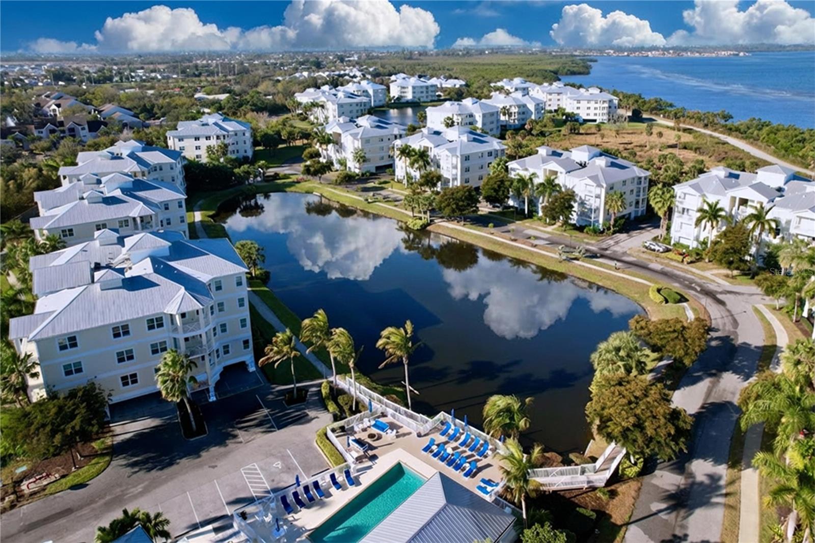 PALMA SOLA BAY CLUB - Residential