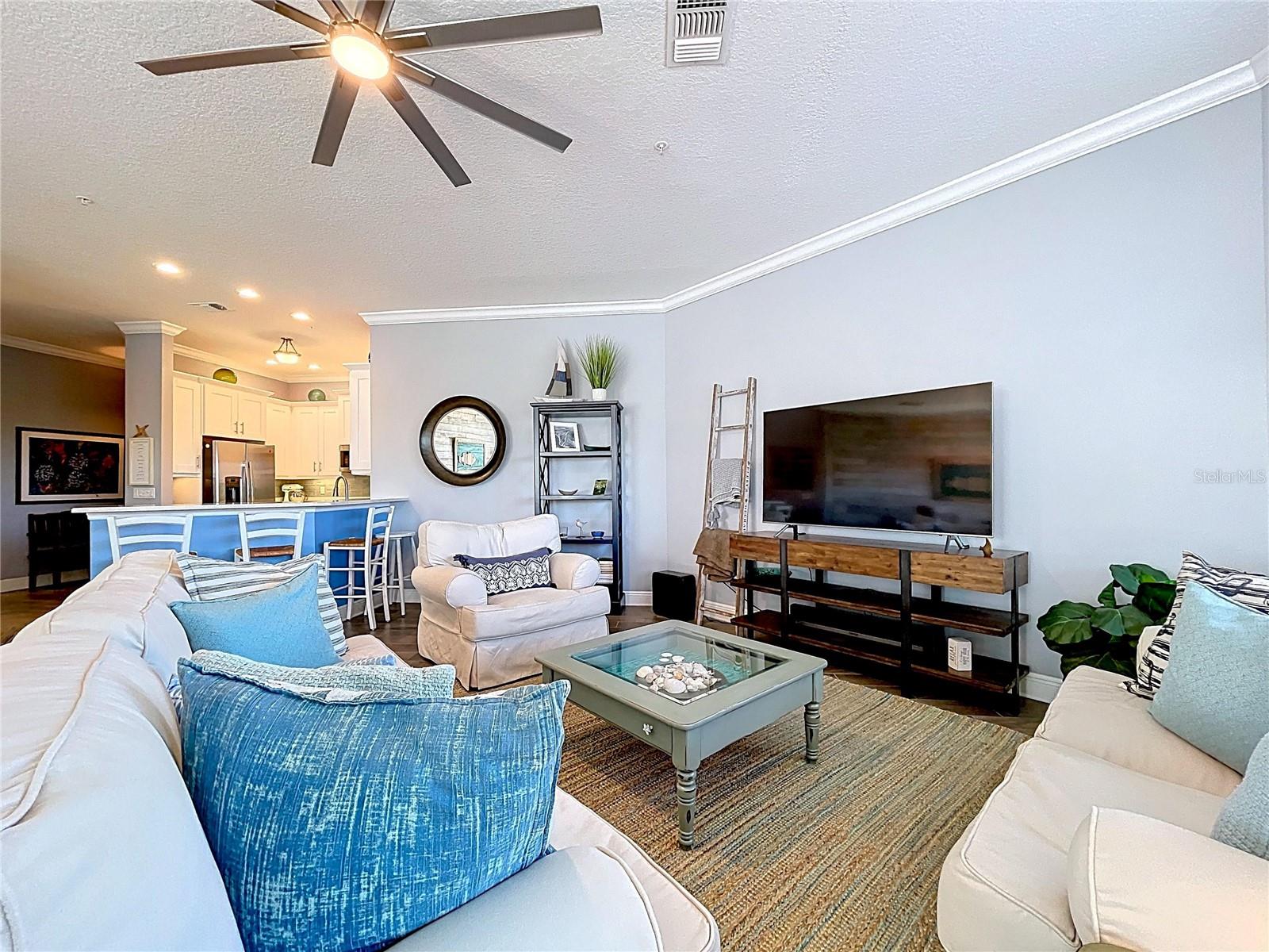 PALMA SOLA BAY CLUB - Residential