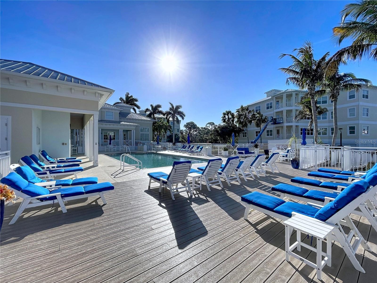 PALMA SOLA BAY CLUB - Residential