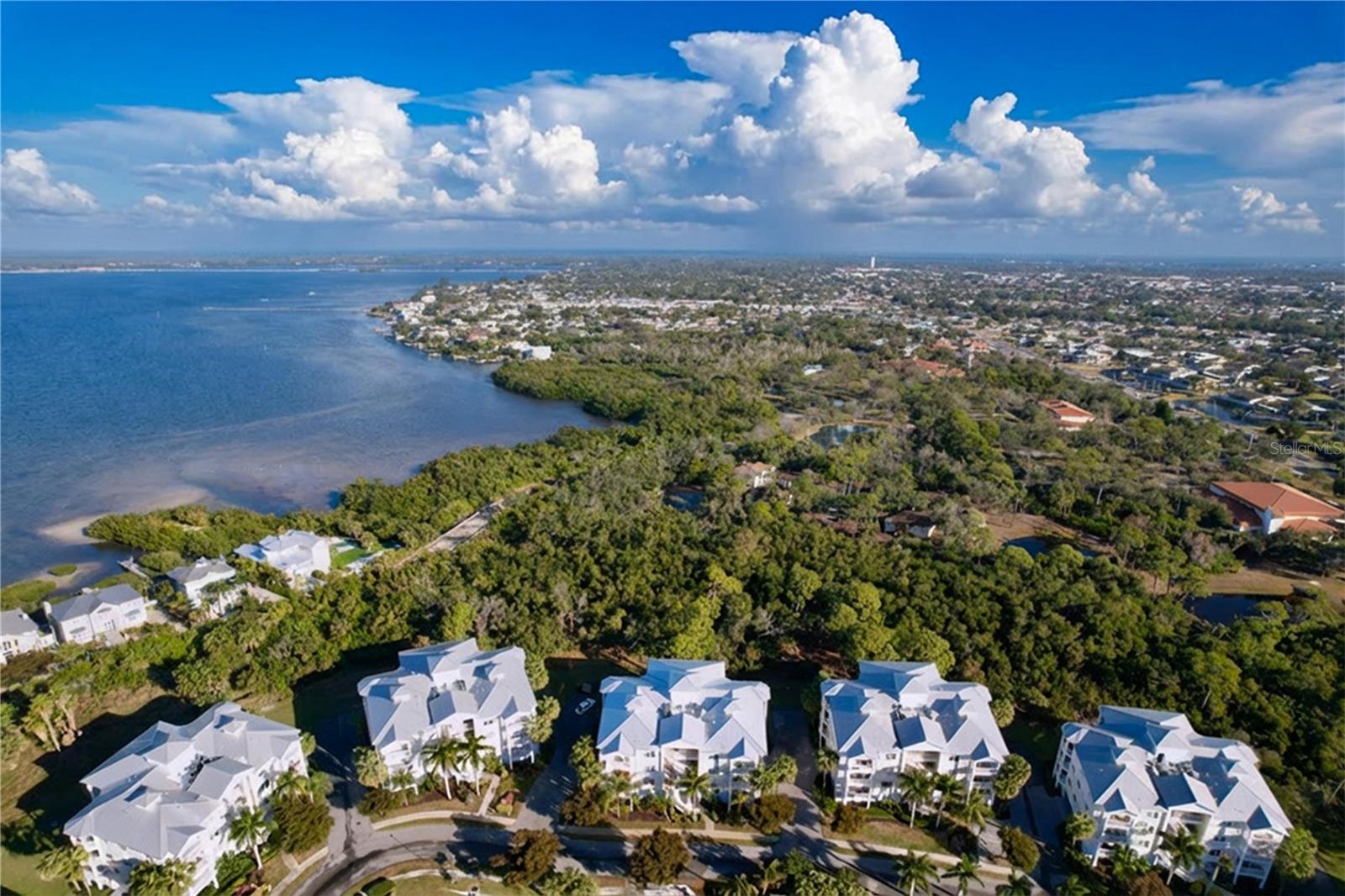 PALMA SOLA BAY CLUB - Residential