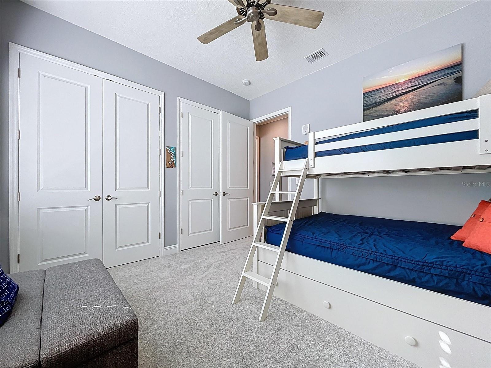 PALMA SOLA BAY CLUB - Residential