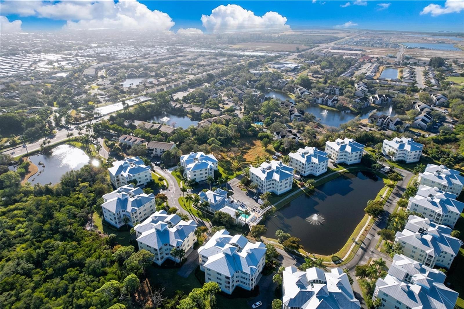 PALMA SOLA BAY CLUB - Residential