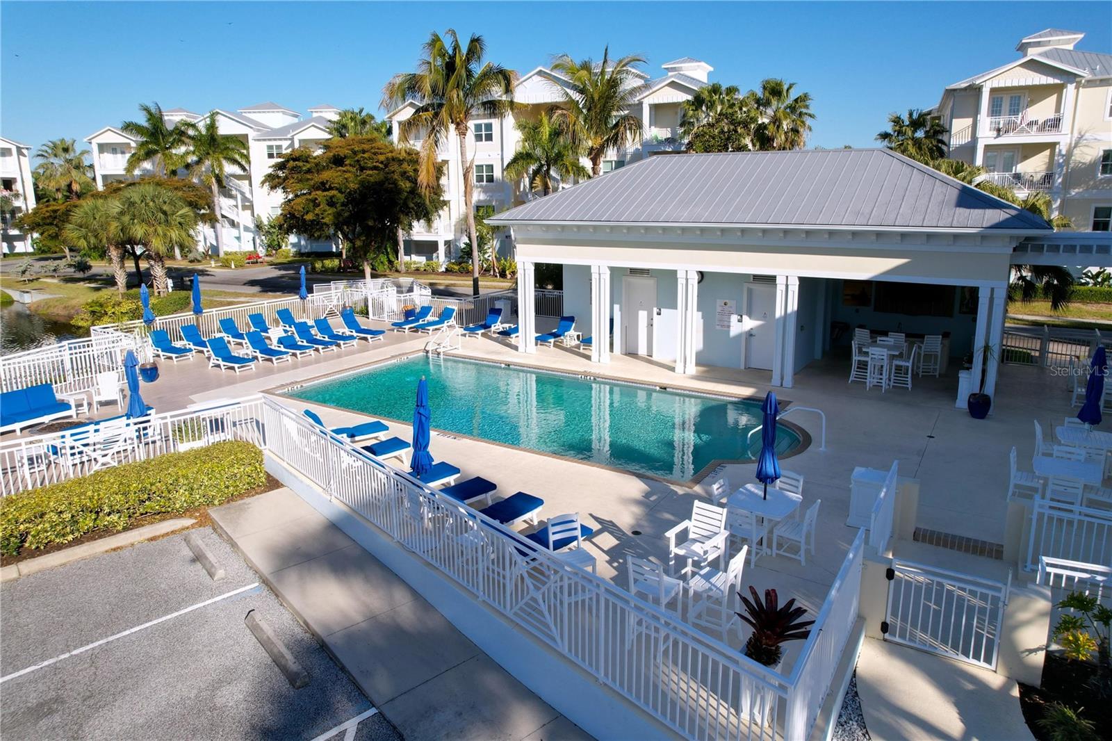 PALMA SOLA BAY CLUB - Residential