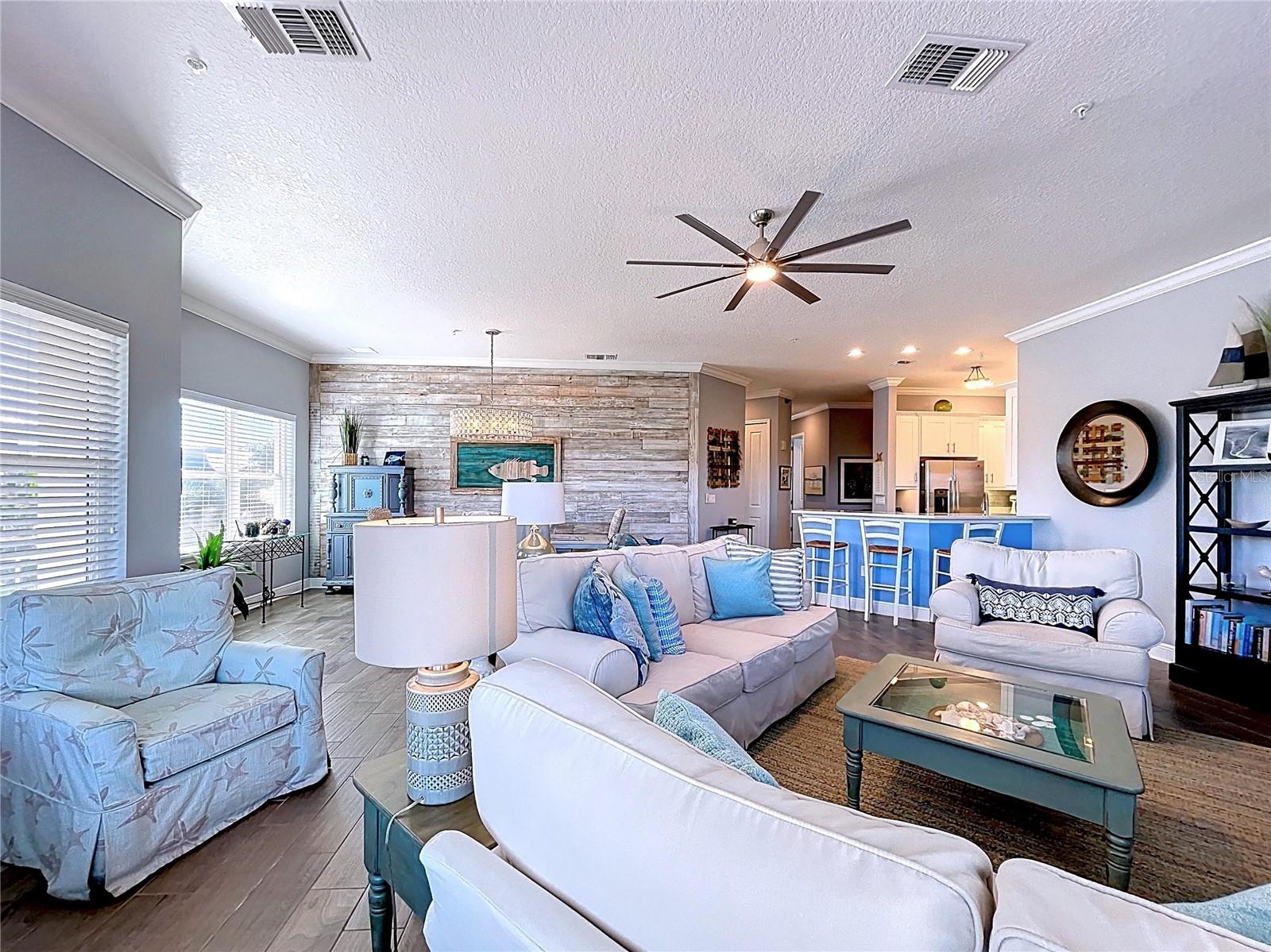 PALMA SOLA BAY CLUB - Residential