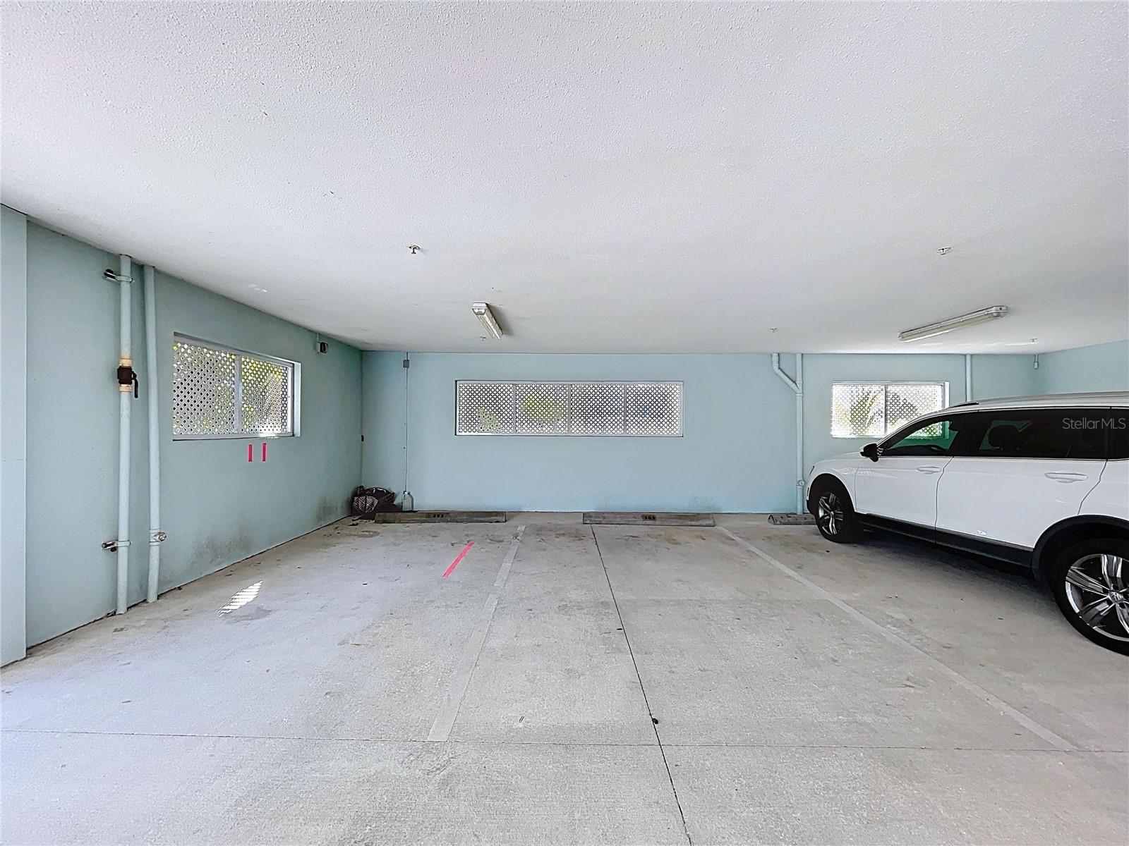 PALMA SOLA BAY CLUB - Residential