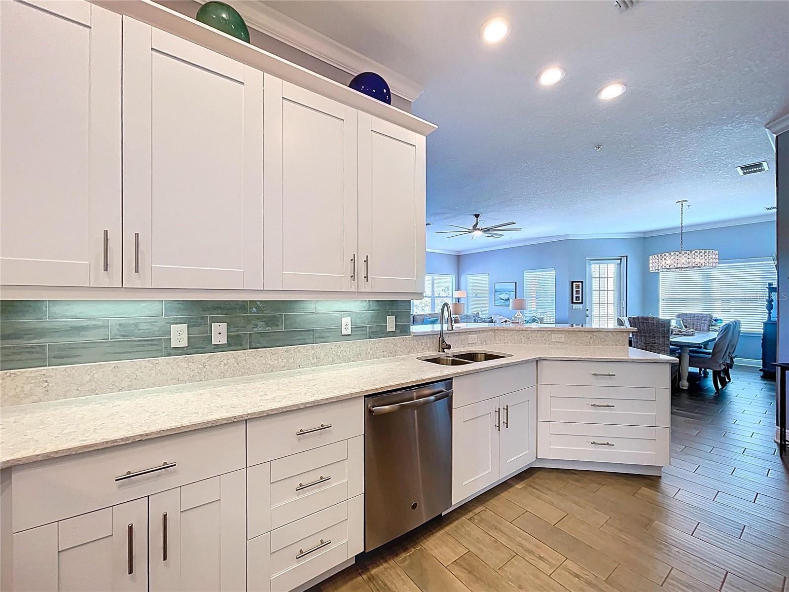 PALMA SOLA BAY CLUB - Residential