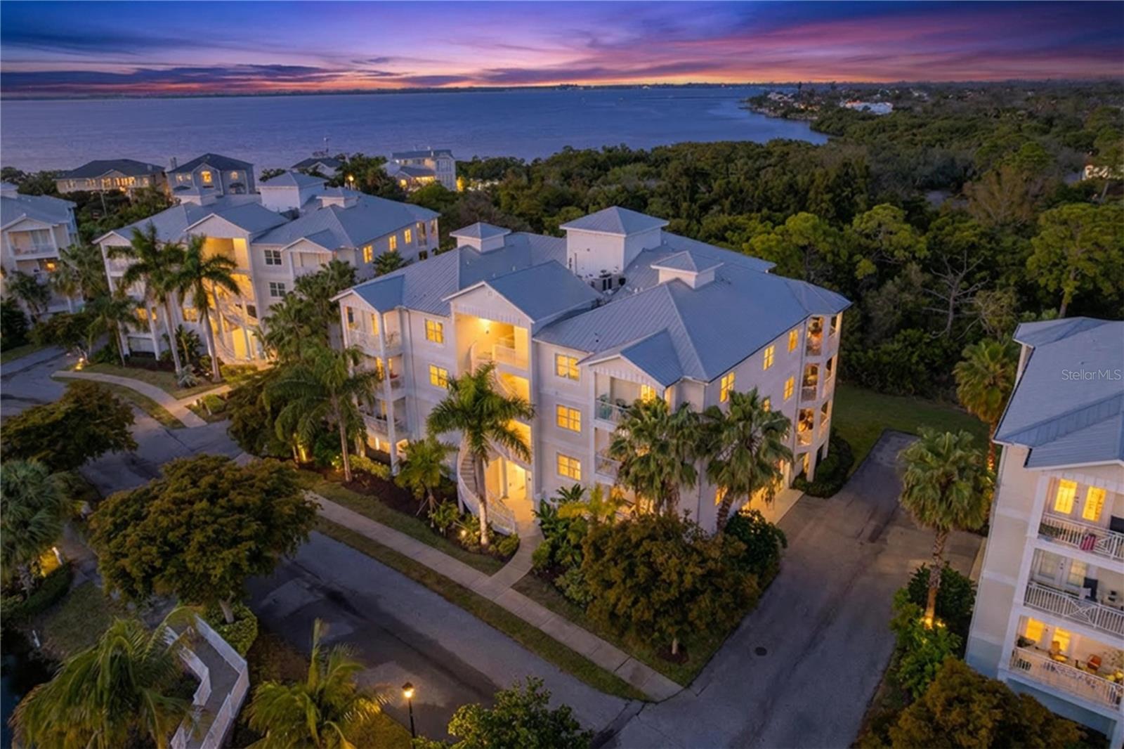 PALMA SOLA BAY CLUB - Residential