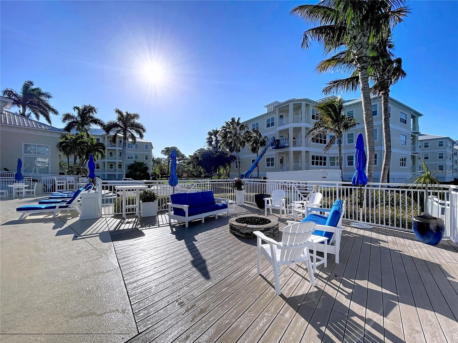 PALMA SOLA BAY CLUB - Residential