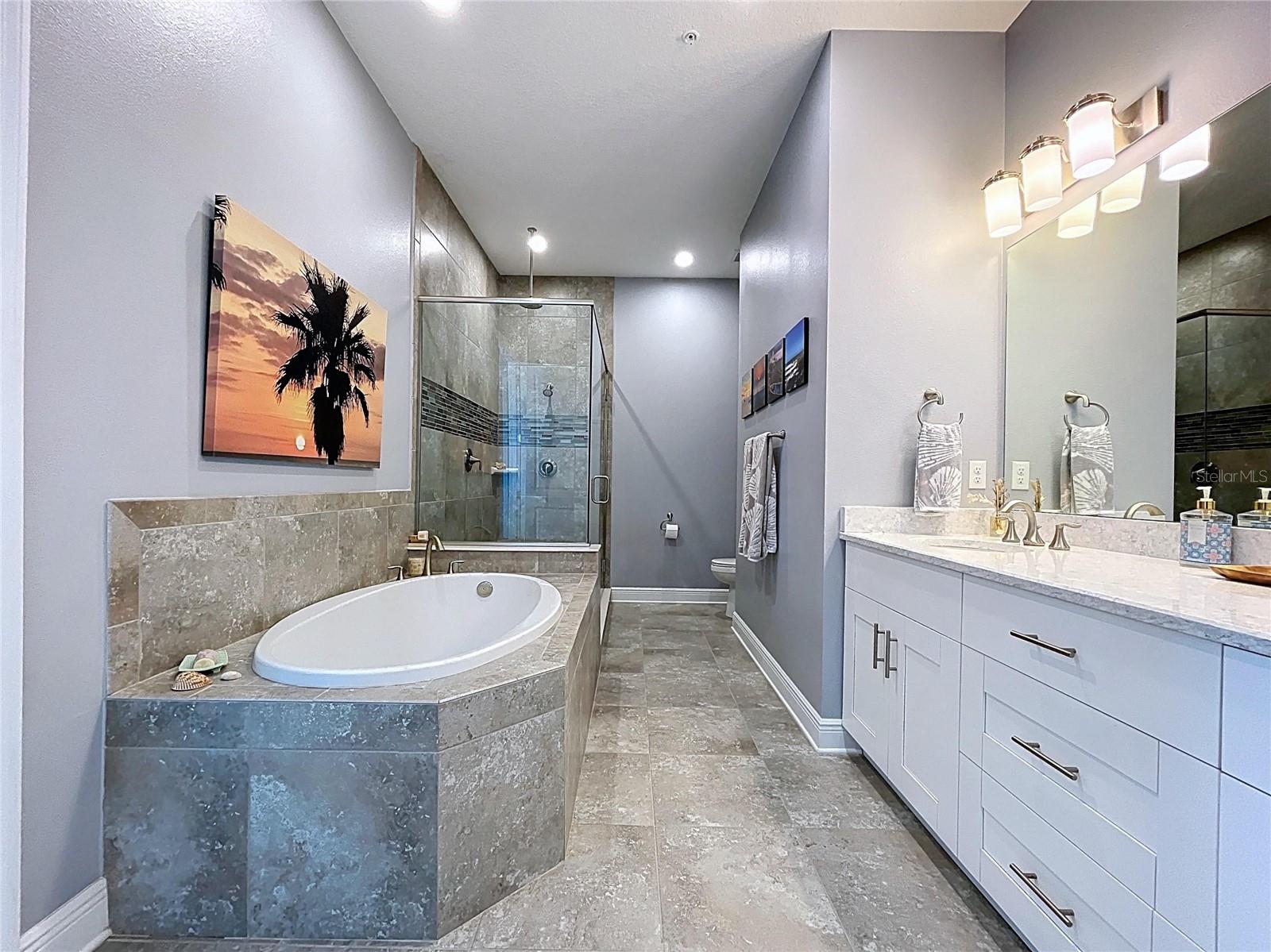 PALMA SOLA BAY CLUB - Residential