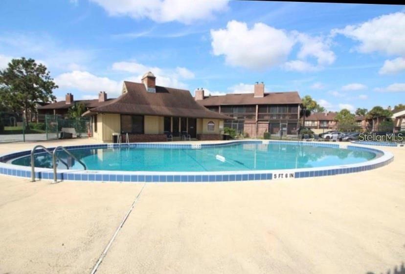 HUNTINGTON ON THE GREEN CONDO - Residential