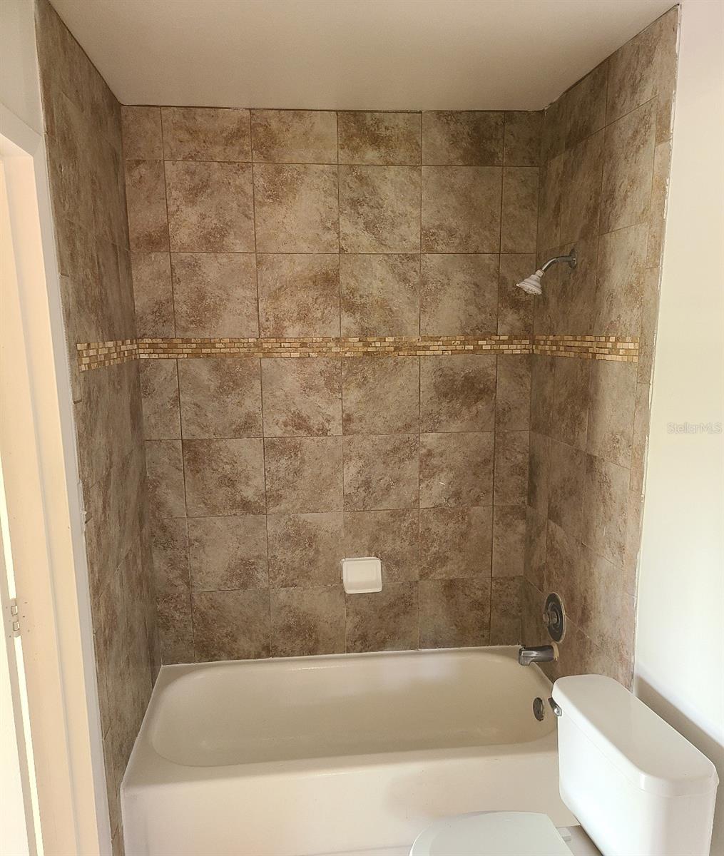 HUNTINGTON ON THE GREEN CONDO - Residential