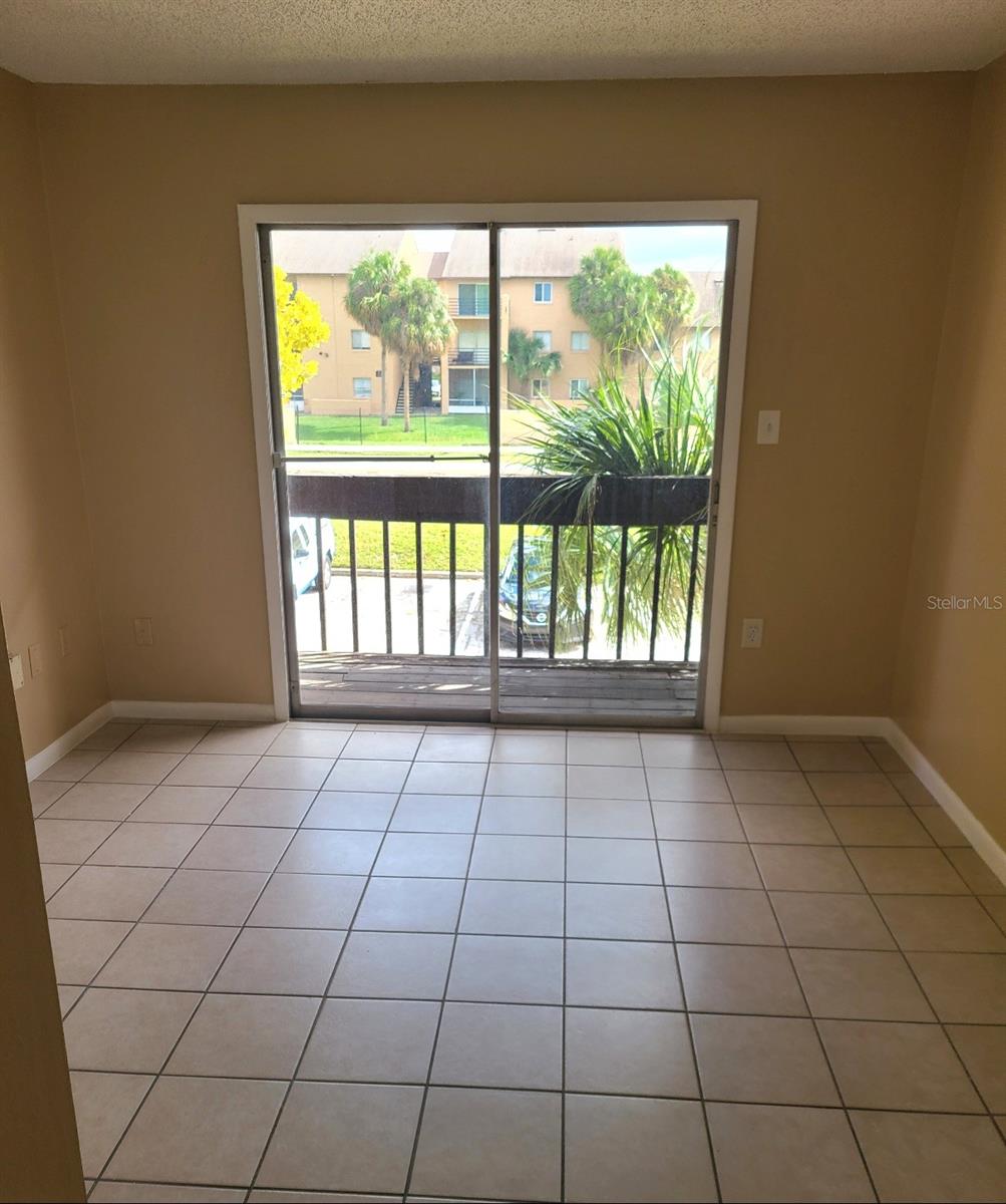 HUNTINGTON ON THE GREEN CONDO - Residential