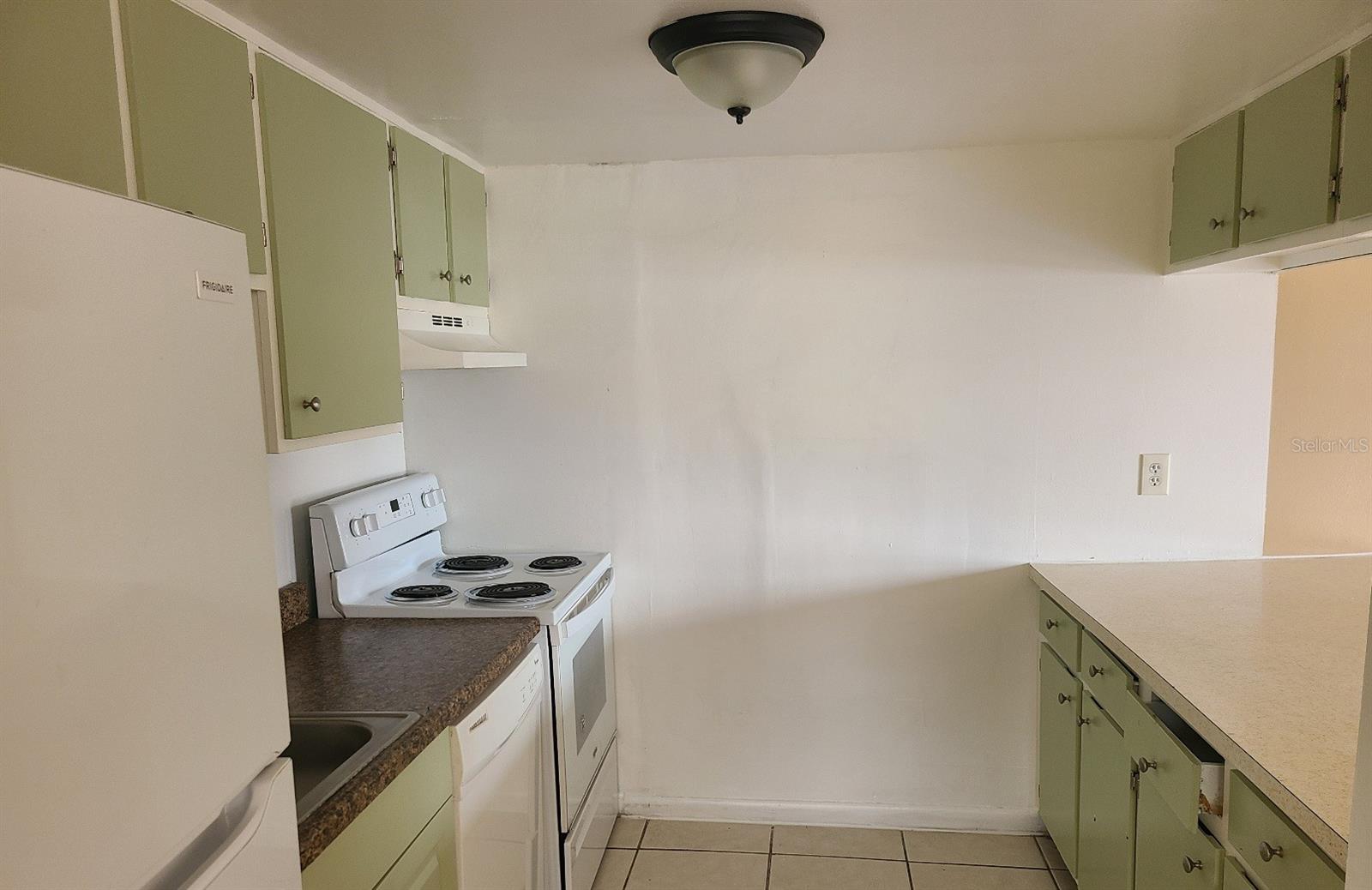 HUNTINGTON ON THE GREEN CONDO - Residential