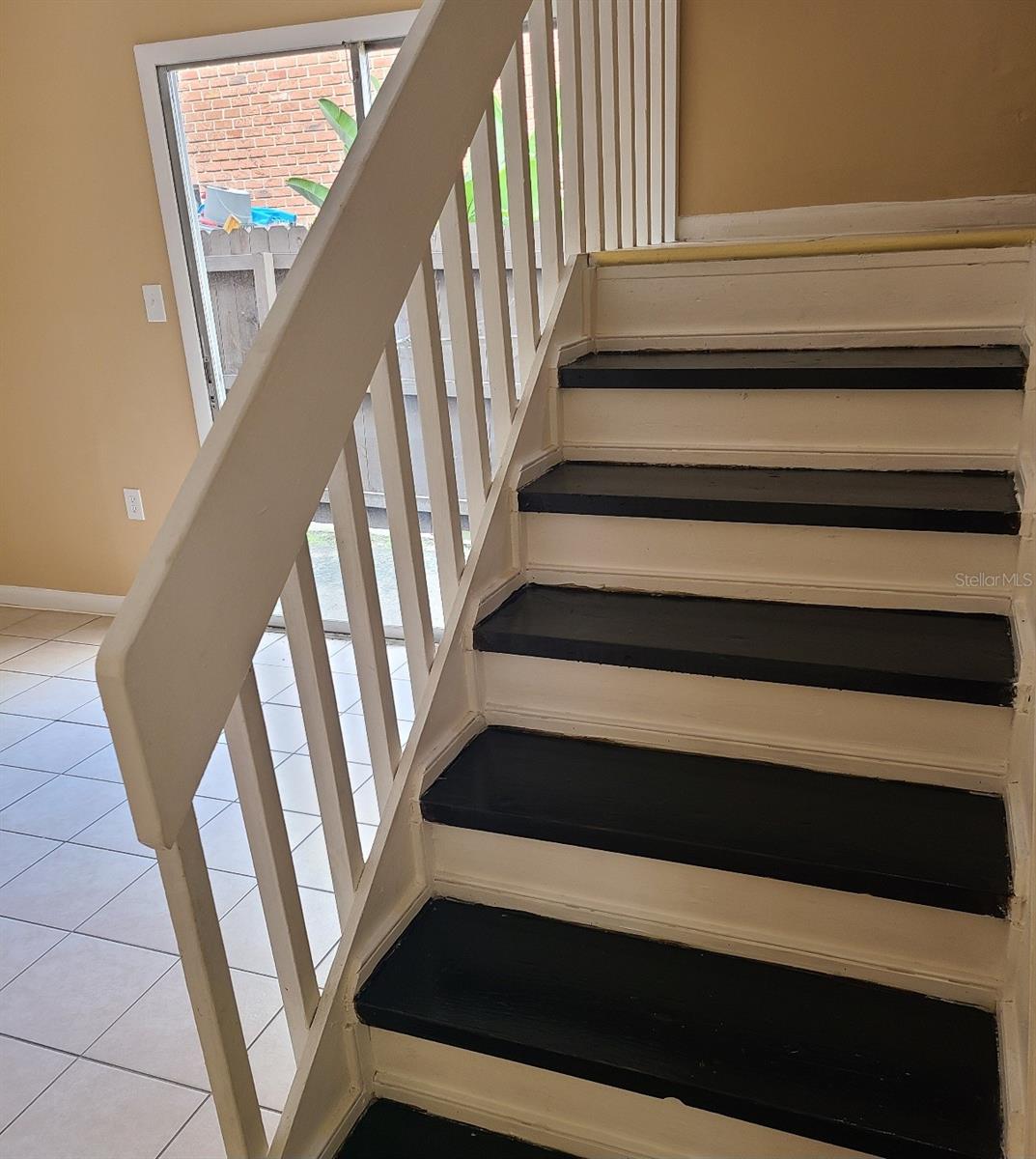 HUNTINGTON ON THE GREEN CONDO - Residential