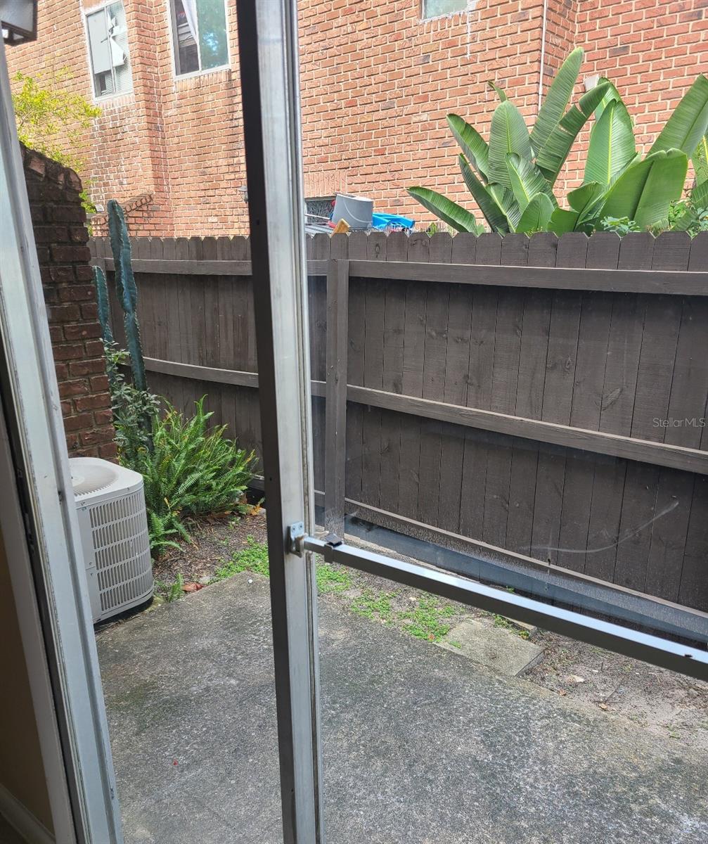 HUNTINGTON ON THE GREEN CONDO - Residential