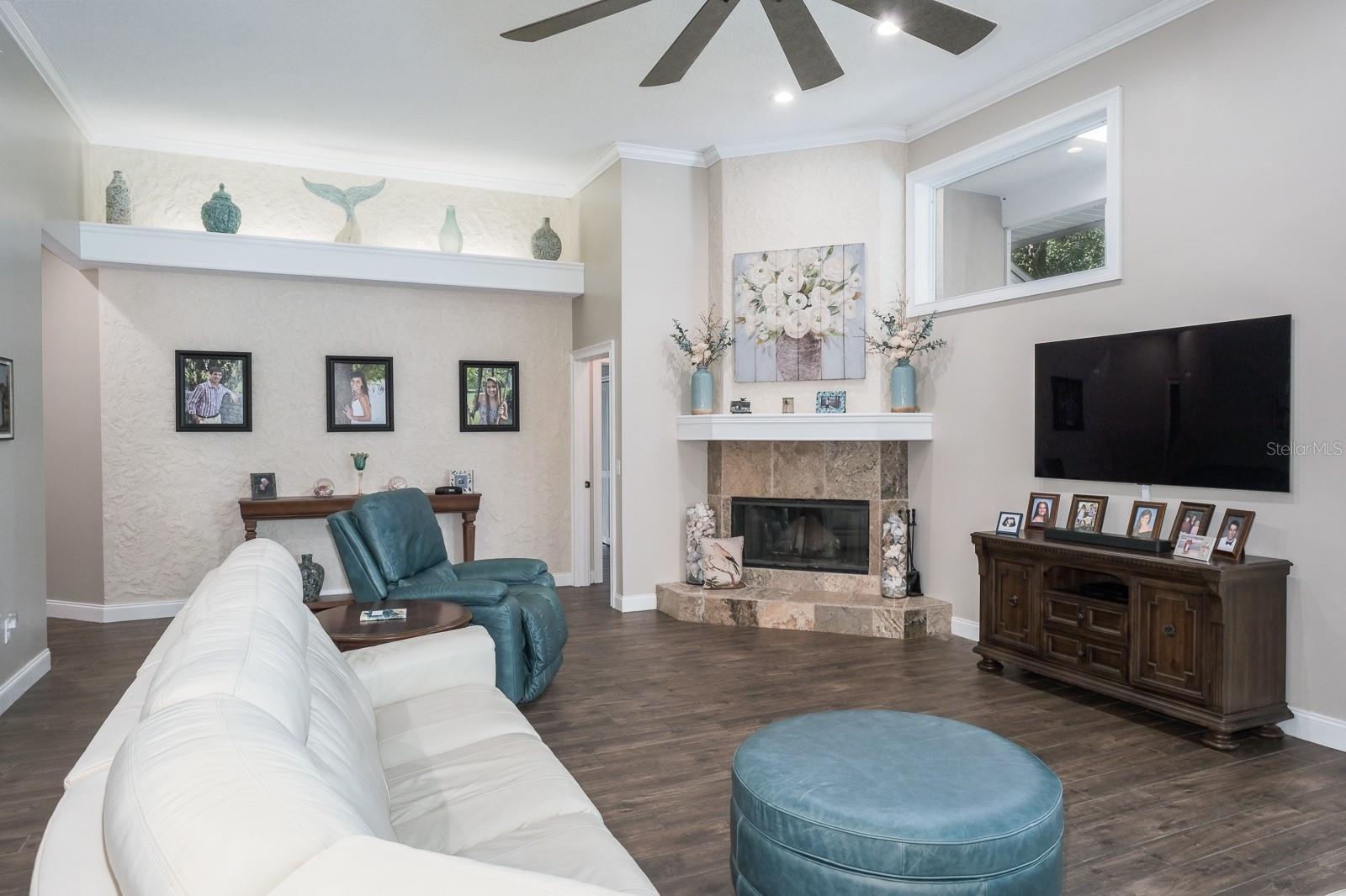 DEERPATH UNIT ONE - Residential