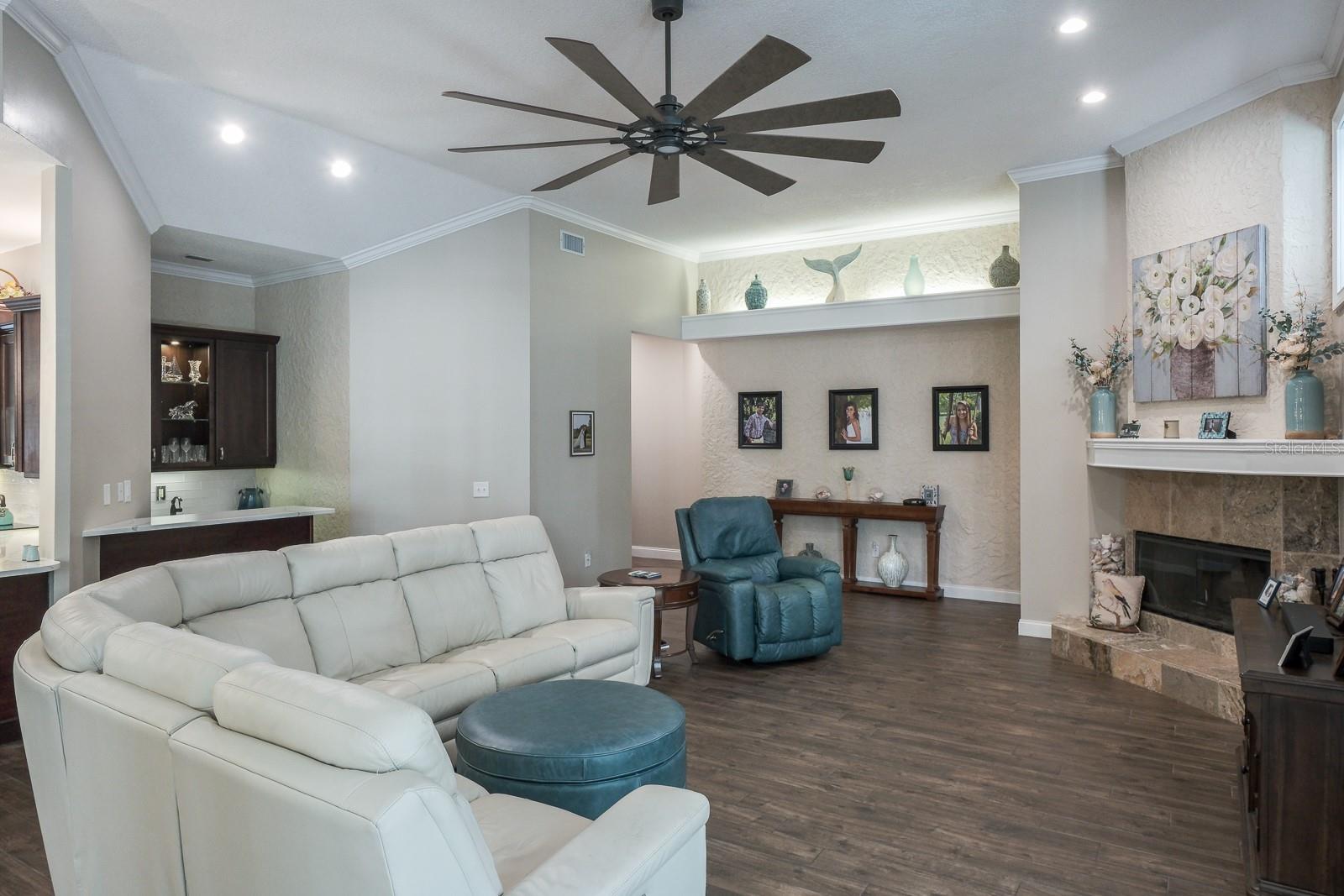 DEERPATH UNIT ONE - Residential