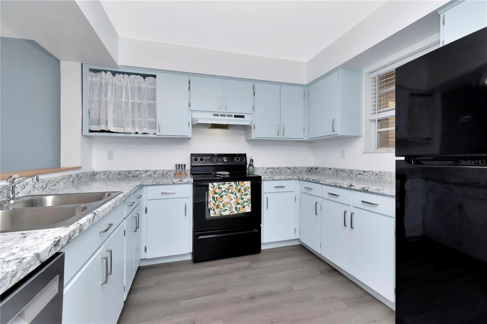 STONES THROW CONDO - Residential